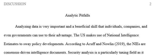 What analytic pitfalls were involved in the Special National Intelligence Estimate (SNIE) on Soviet military assistance to Cuba