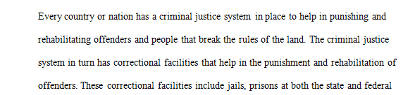 What are some of the similarities and differences between security levels in jails, state prisons, and federal prisons